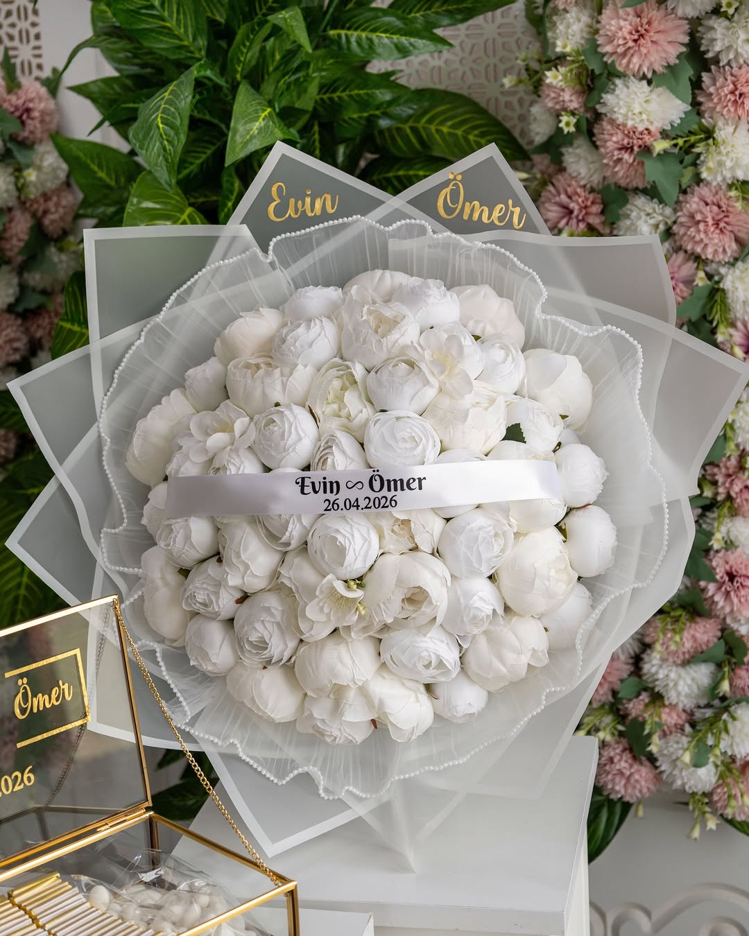 Beyaz 50'li Şakayık Çiçek Çikolata Seti - Görsel 3