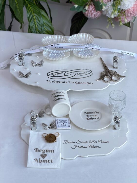Kelebek Model Söz Tepsisi Damat Kahvesi Seti isim baskılı beyaz söz tepsisi ve damat kahvesi takımı